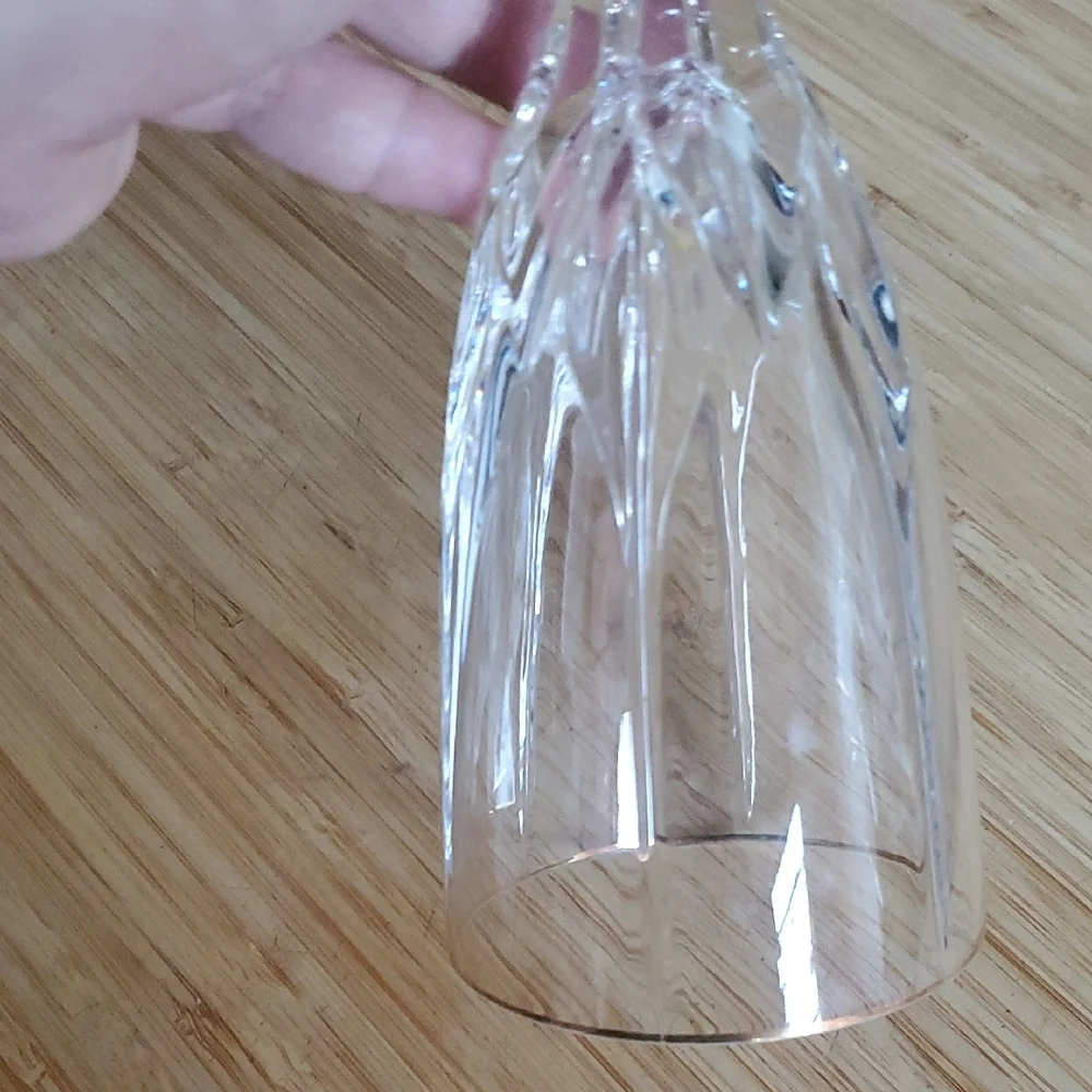 Elegant Clear‎ Crystal Wine Glass